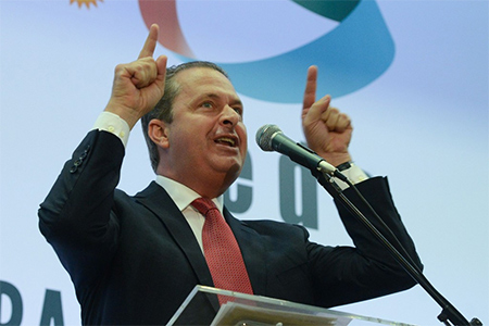 Líder del PSB se distancia de la derecha brasileña
